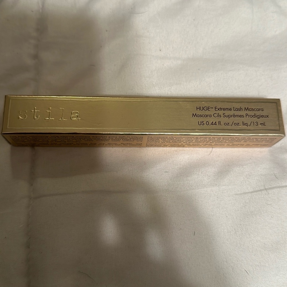 Stilla huge extreme lash mascara
